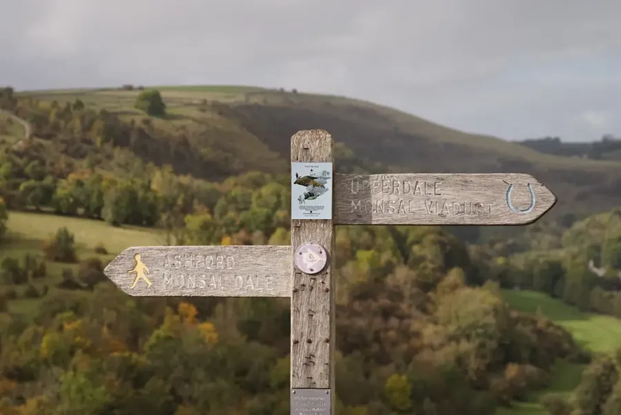 PeakDistrictProud sign at monsal head
