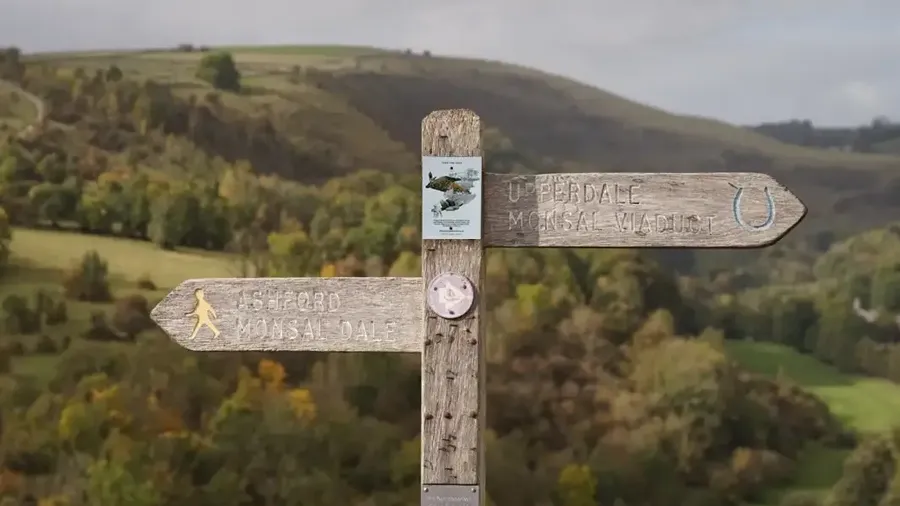 PeakDistrictProud sign at monsal head